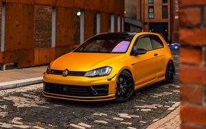 Preview wallpaper volkswagen golf mk5, volkswagen, car, front view, yellow