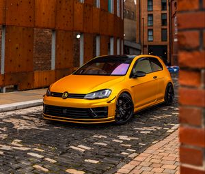 Preview wallpaper volkswagen golf mk5, volkswagen, car, front view, yellow