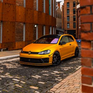 Preview wallpaper volkswagen golf mk5, volkswagen, car, front view, yellow