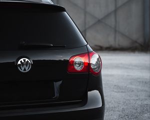 Preview wallpaper volkswagen golf v, volkswagen, car, headlight, rear view