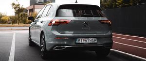 Preview wallpaper volkswagen golf v, volkswagen, car, headlight, rear view, gray