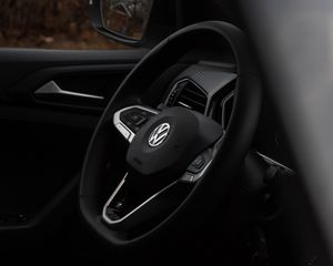 Preview wallpaper volkswagen, steering wheel, car, black