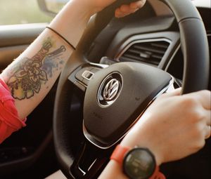 Preview wallpaper volkswagen, steering wheel, hands, salon, car