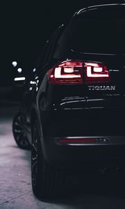 Preview wallpaper volkswagen tiguan, volkswagen, car, black, rear view, lights, backlight