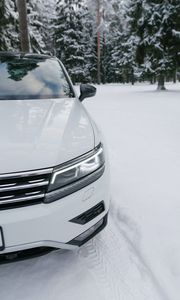 Preview wallpaper volkswagen tiguan, volkswagen, car, white, front view