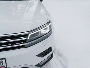 Preview wallpaper volkswagen tiguan, volkswagen, car, white, front view