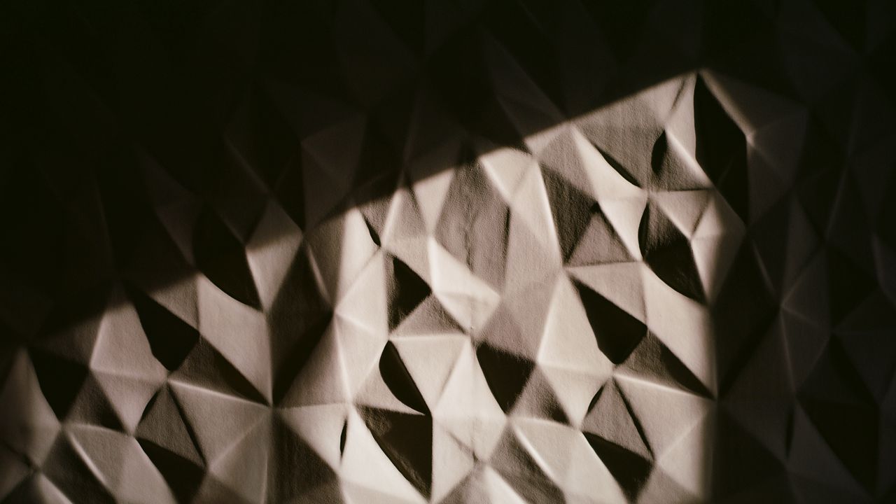 Wallpaper volume, surface, triangles, fragments