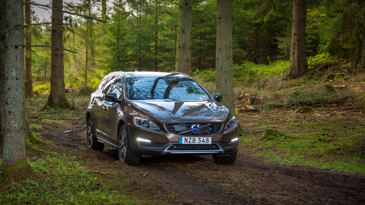 Wallpaper volvo, v60, forest, front view