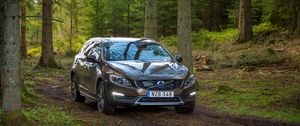Preview wallpaper volvo, v60, forest, front view