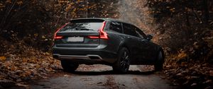 Preview wallpaper volvo v90, volvo, car, gray, forest, autumn