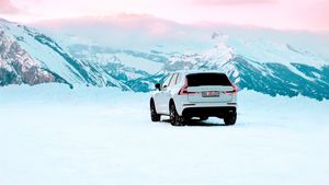 Preview wallpaper volvo xc60, volvo, car, suv, white, snow, mountains