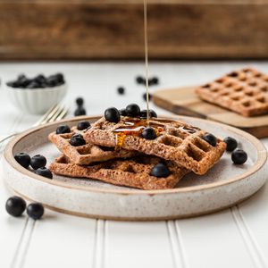 Preview wallpaper waffles, blueberries, honey, plate, dessert