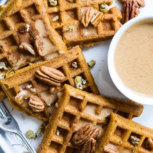 Preview wallpaper waffles, pastries, nuts, watering, dessert
