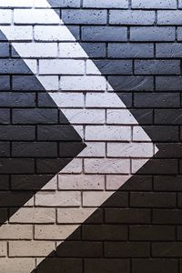 Preview wallpaper wall, brick, arrow
