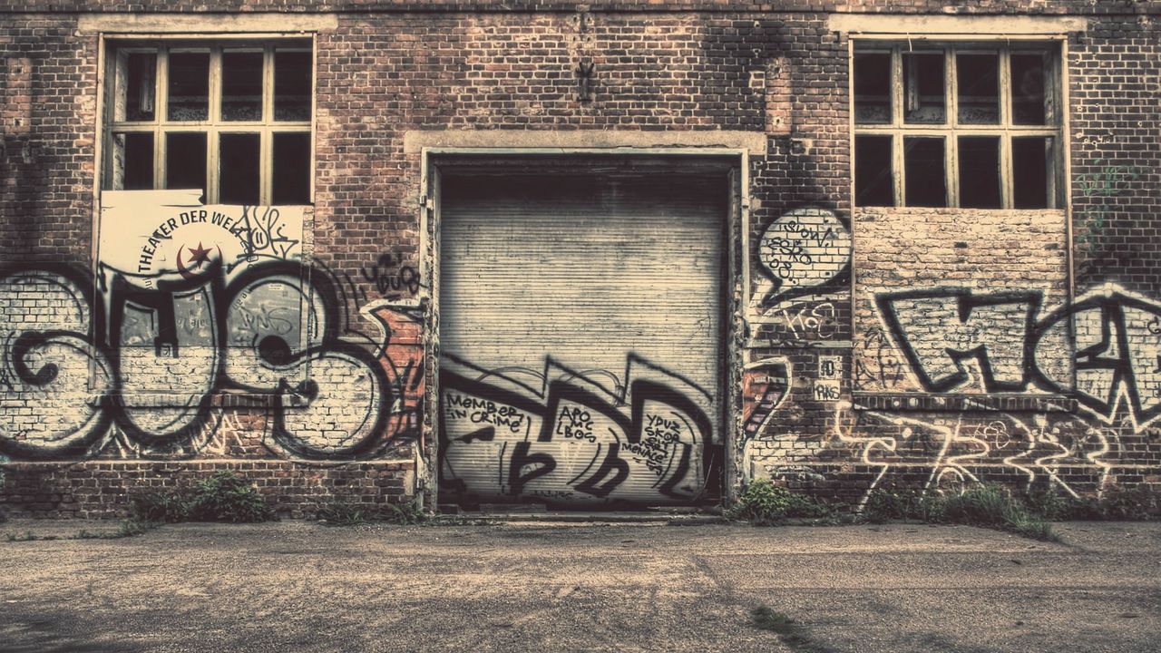 Wallpaper wall, city, graffiti, street, old