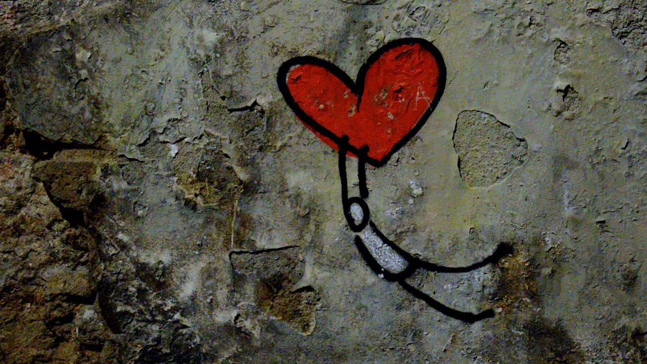 Wallpaper wall, graffiti, heart, love, street art