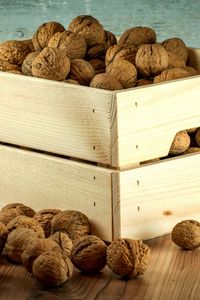 Preview wallpaper walnuts, box, shell