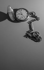 Preview wallpaper watch, chain, time, bw