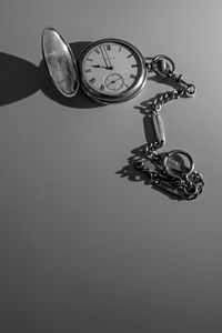 Preview wallpaper watch, chain, time, bw