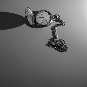 Preview wallpaper watch, chain, time, bw