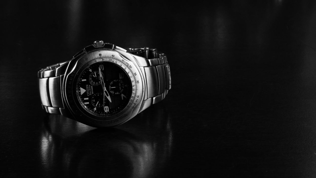 Wallpaper watch, time, arrows, black and white