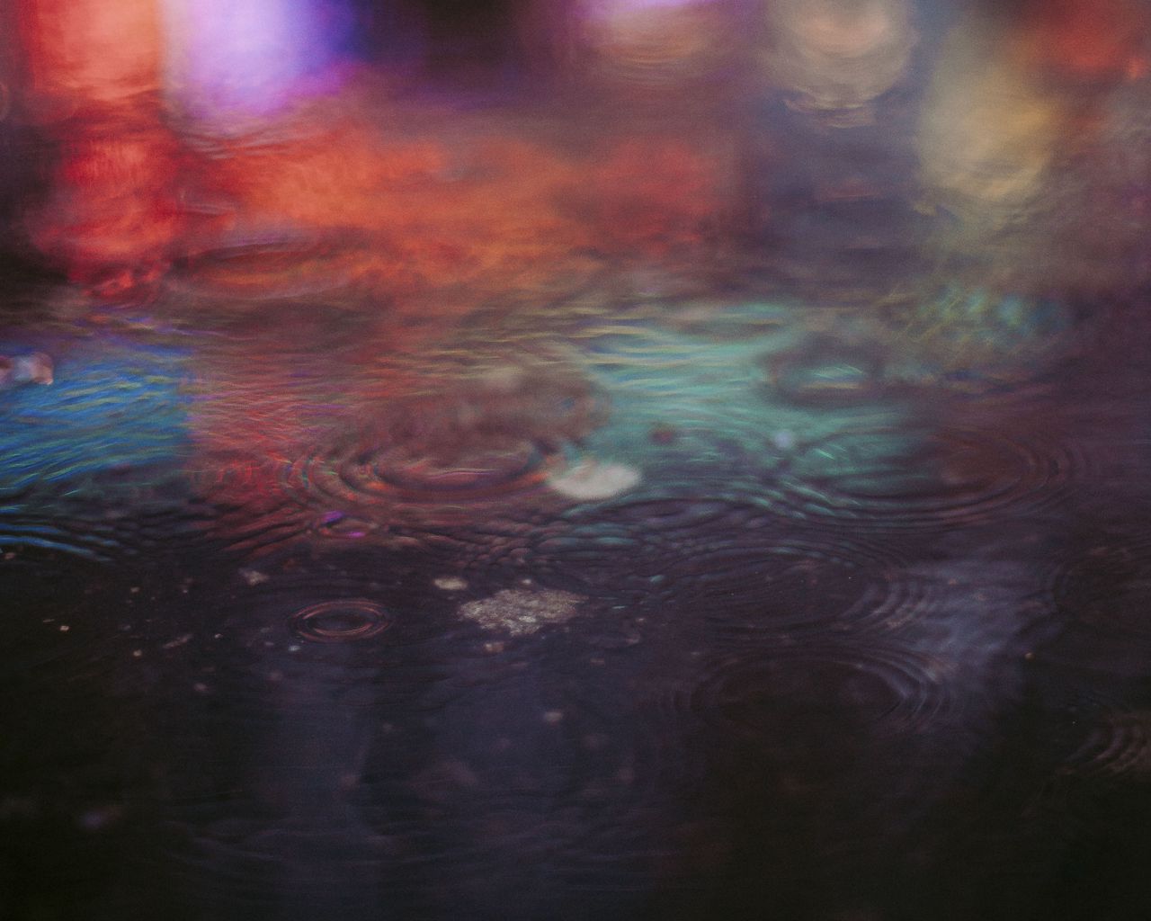 1280x1024 Wallpaper water, drops, circles, rain, dark