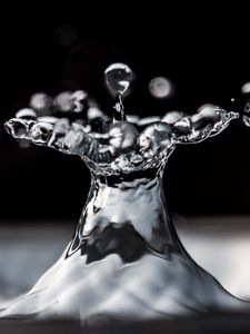 Preview wallpaper water, drops, splashes, macro, black and white