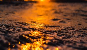 Preview wallpaper water, glare, sunset, light, macro