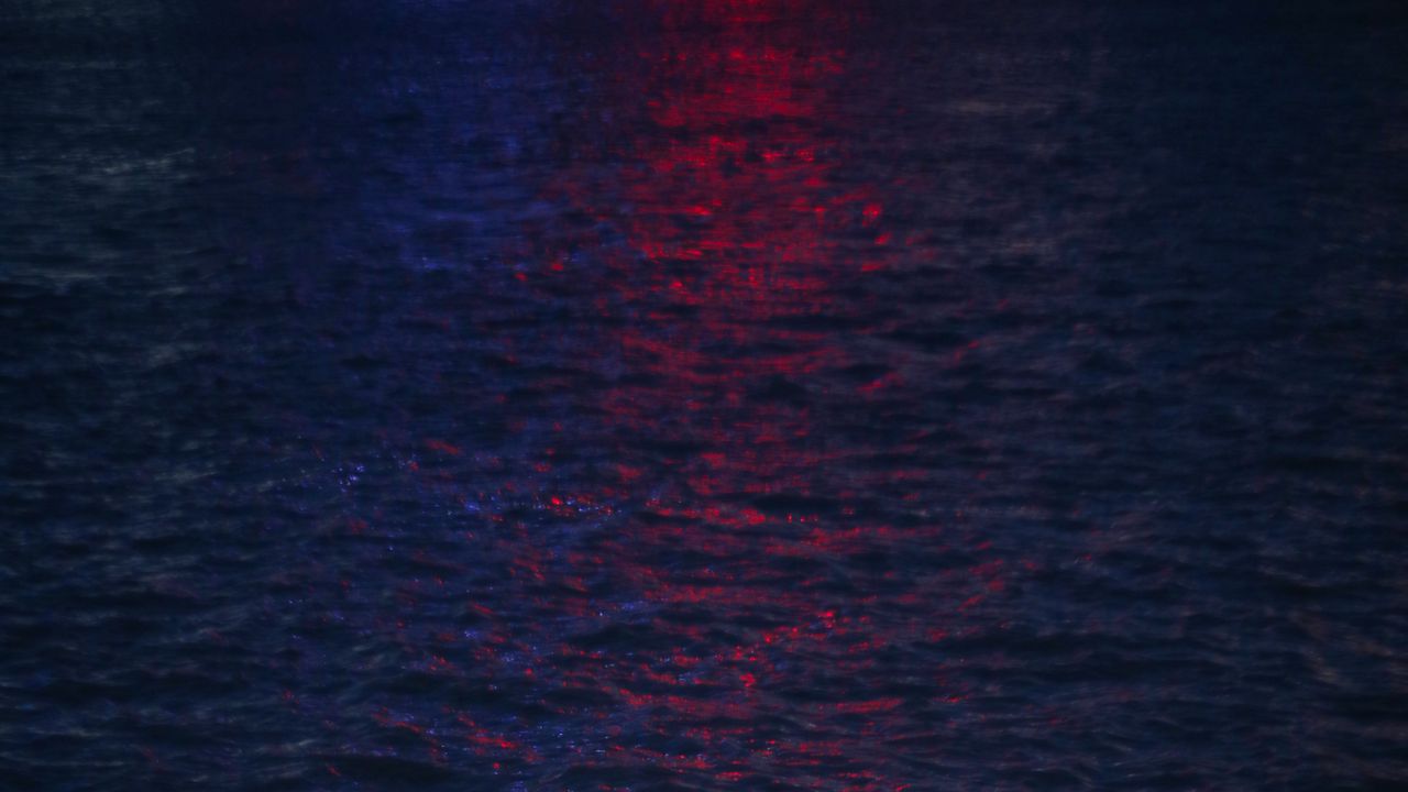 Wallpaper water, glare, waves, reflection, dark