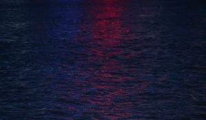 Preview wallpaper water, glare, waves, reflection, dark