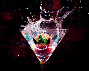 Preview wallpaper water, glass, liquid, drop, drink