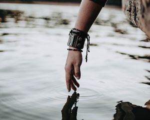 Preview wallpaper water, hands, touch, bracelets