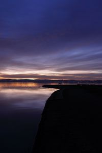 Preview wallpaper water, horizon, dusk, coast, reflection