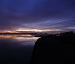 Preview wallpaper water, horizon, dusk, coast, reflection