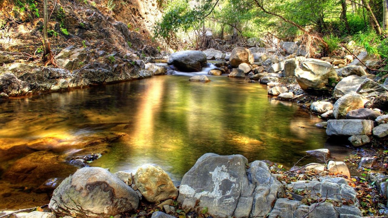 Wallpaper water, lake, stones, gleams