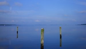 Preview wallpaper water, pillars, horizon, sky, reflection