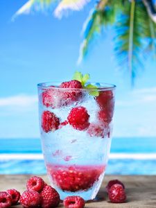 Preview wallpaper water, raspberry, drink, ice, drops, summer