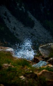 Preview wallpaper water, splashes, stones, grass, blur, landscape