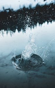 Preview wallpaper water, spray, reflection