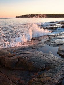 Preview wallpaper water, spray, shore, stones, sunset