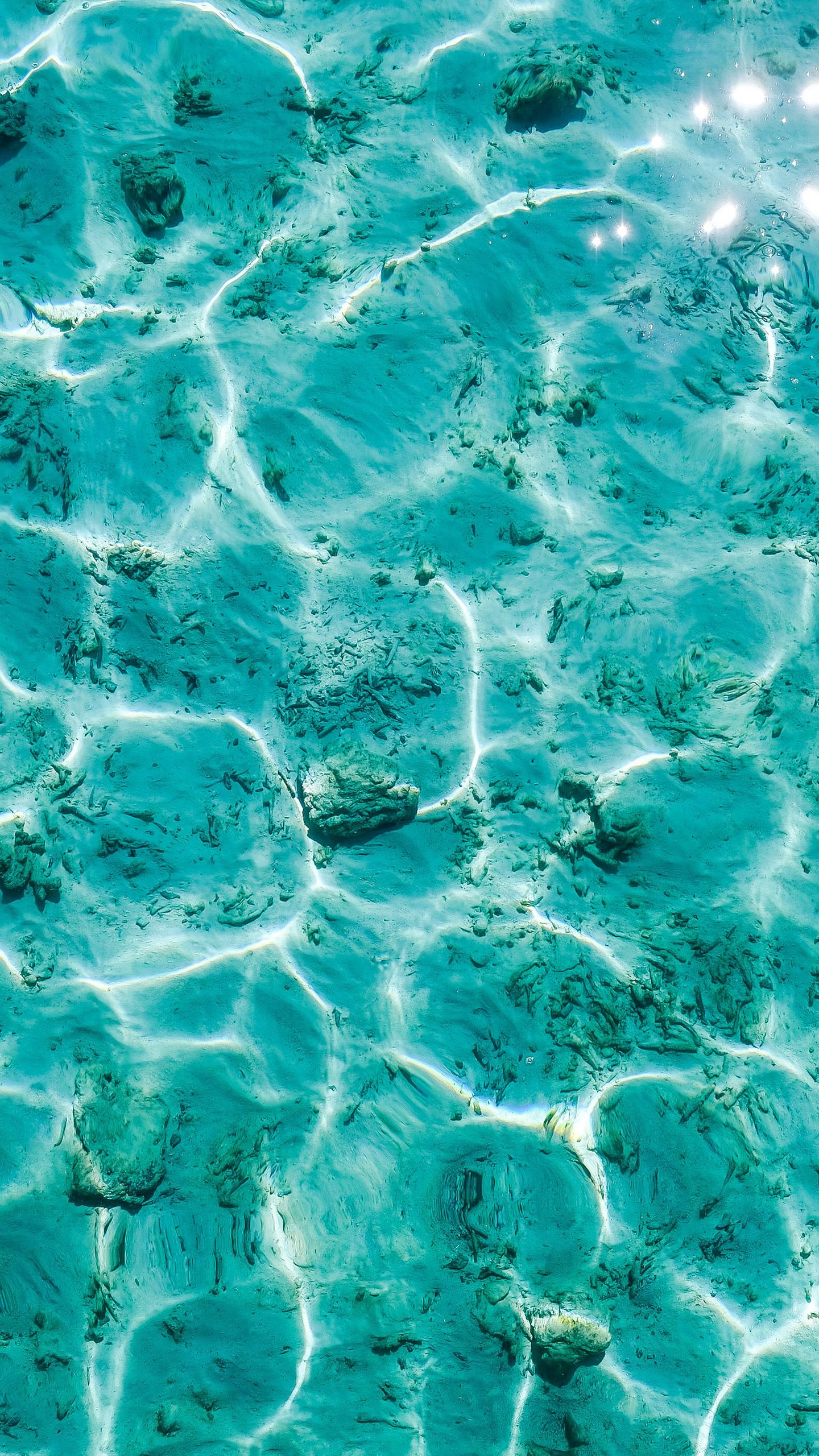 Download wallpaper 1440x2560 water, turquoise, glare, texture qhd samsung  galaxy s6, s7, edge, note, lg g4 hd background