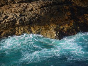 Preview wallpaper water, waves, foam, rock, stone