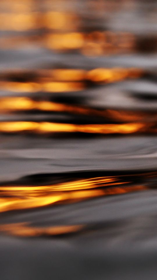 540x960 Wallpaper water, waves, glare, blur