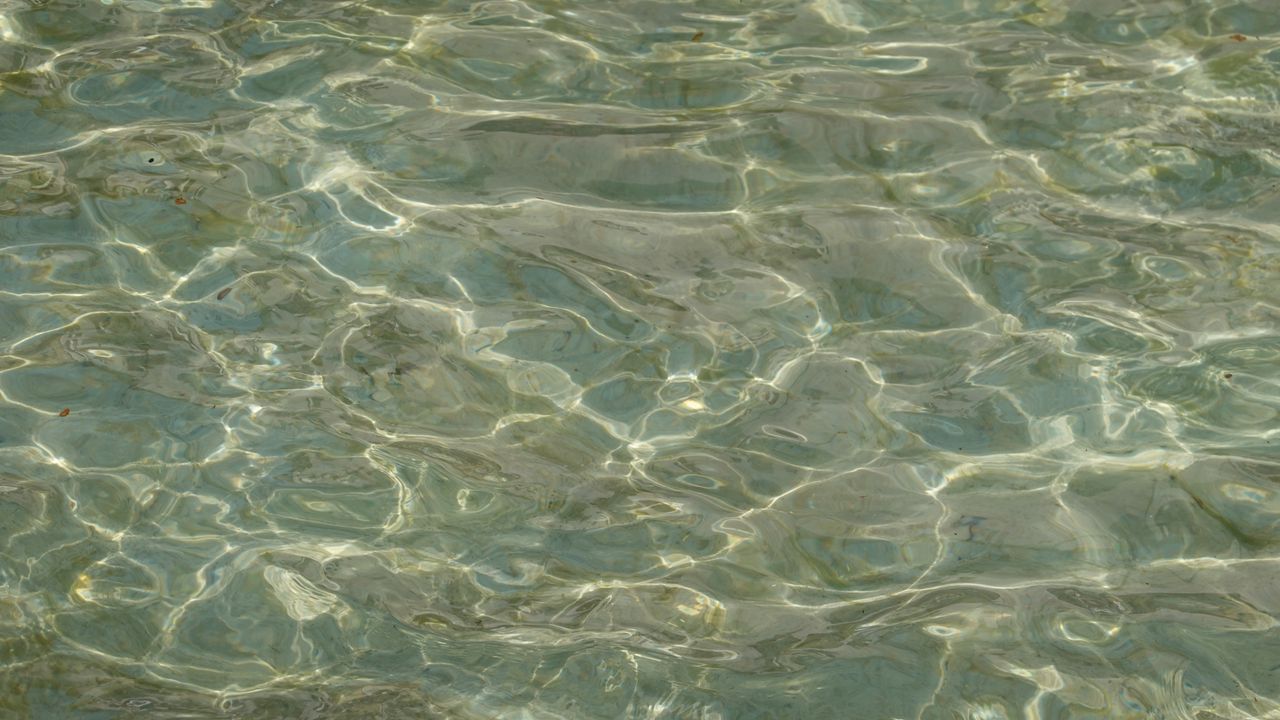 Wallpaper water, waves, glare, bottom, minimalism