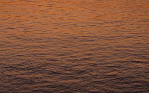 Preview wallpaper water, waves, surface, reflection, dusk