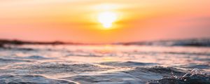 Preview wallpaper water, waves, the sun, horizon, glare