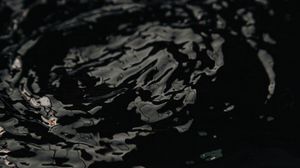 Preview wallpaper water, wavy, circles, dark