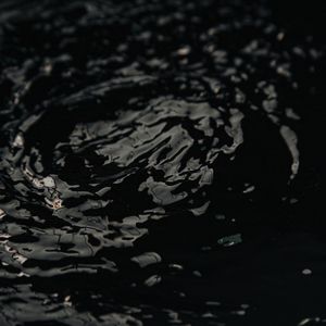 Preview wallpaper water, wavy, circles, dark