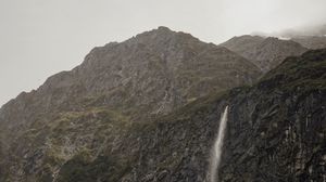 Preview wallpaper waterfall, cliff, fog, new zealand