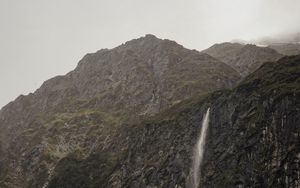 Preview wallpaper waterfall, cliff, fog, new zealand